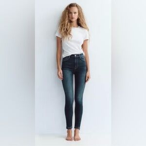 Zara Dark Wash Skinny Jeans Size 0